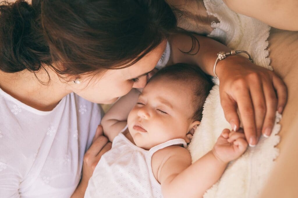 photo of mother and baby to depict the forming of attachment.